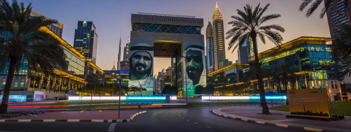 image of UAE's Sheikh Mohammed and Sheikh Zayed on pillar for intellectual property lawsuits in gcc article